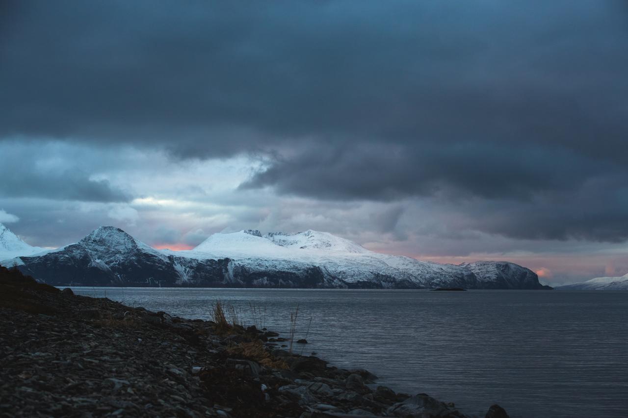 Arctic Panorama Lodge Uloybukta Ngoại thất bức ảnh